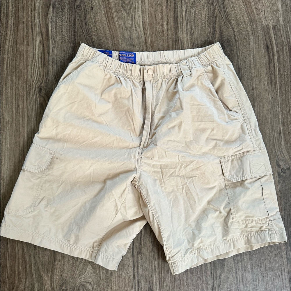 Pendleton cargo cream shorts in men